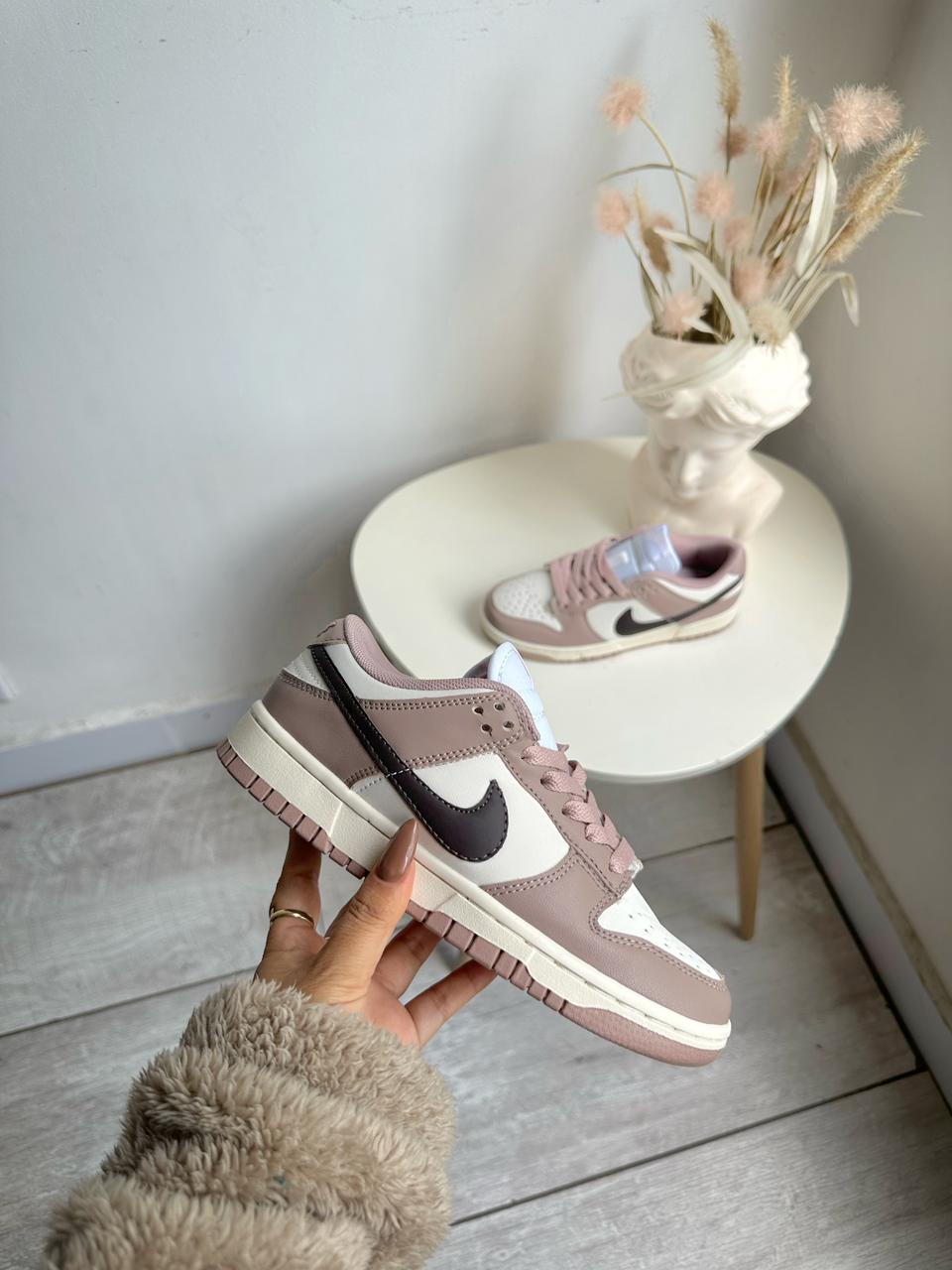 NIKE DUNK DAMA