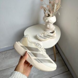 TENIS ADIZERO BEIGE DAMA